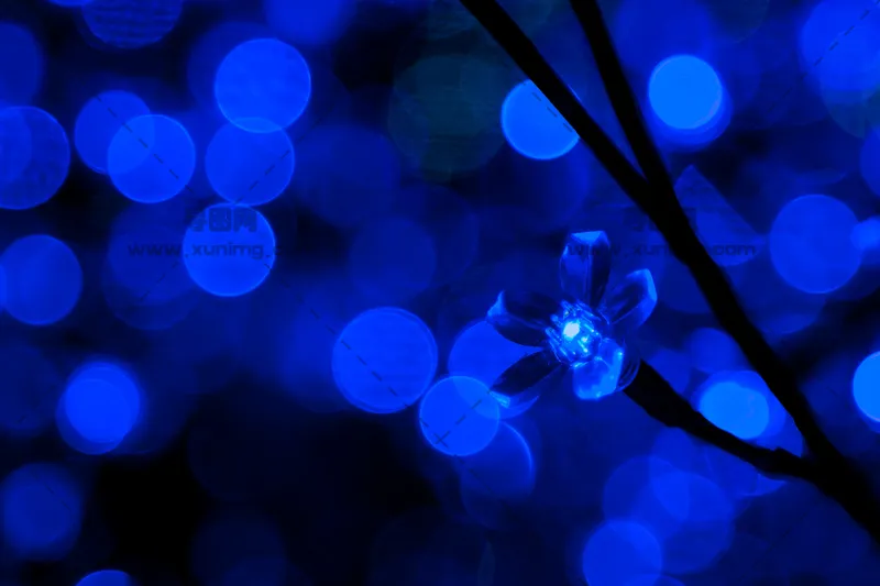 蓝色 LED 灯创意高清图，梦幻光影超清晰预览图